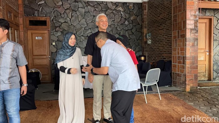 Ganjar Pranowo dan Siti Atikoh menggelar open house di kediamannya di Tawangmangu, Karanganyar, Kamis (11/4/2024).