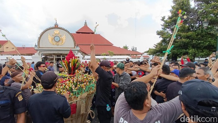 Garebeg Syawal Keraton Jogja, Kamis (11/4/2024).