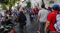 Pada hari kedua libur Idulfitri 1445 Hijriah, Kamis (11/4/2024), Unit Pengelola Kawasan (UPK) Kota Tua, Jakarta mencatat jumlah wisatawan yang berkunjung ke Kota Tua hingga pukul 12.00 WIB mencapai 1.463 orang.