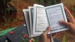 Hari Kedua Lebaran, Warga Ziarah di TPU Kebayoran Lama