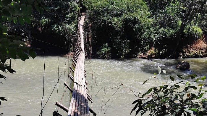 Tragedi Mengerikan: 15 Penziarah Tersapu Aliran Sungai Setelah Jembatan Lebak Runtuh