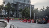 Para fotografer memanfaatkan suasana sepi kota Jakarta saat ditinggal mudik warganya yang merayakan Lebaran di kampung halaman. 