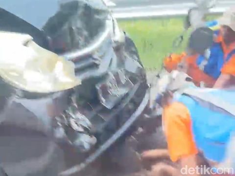 kecelakaan di tol sumo