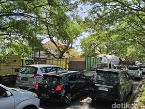 Jalan Bypass Ida Bagus Mantra Macet Total 3 Jam, Ini Penyebabnya
