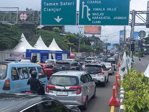 Kendaraan Menuju Puncak Bogor Meningkat 30% di Hari Kedua Lebaran