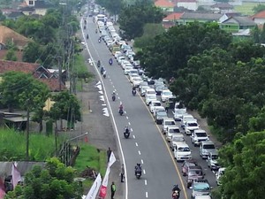 Cerita Ngenes Pemudik Terjebak Macet 3 Jam di Arteri Bandar Kedungmulyo