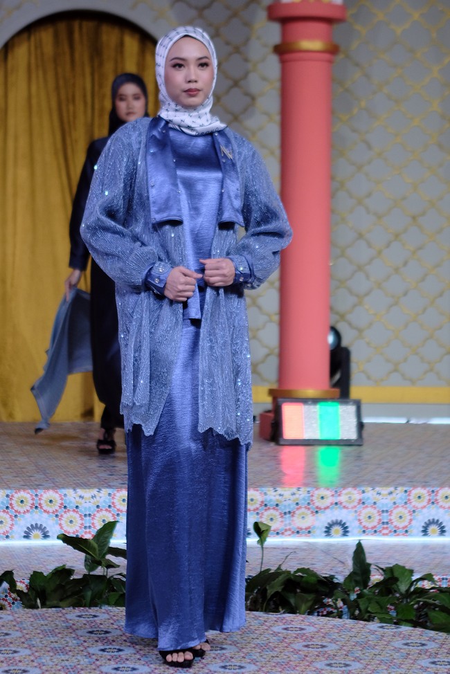 Nina Nugroho menghadirkan koleksi Hari Raya dengan tema Simplicity. Baju Lebaran 2024 karya Nina, terinspirasi dari keseharian perempuan aktif yang memiliki multi peran mulai dari sebagai ibu, istri, sekaligus sebagai anak bagi orang tuanya. Foto: Dok. Nina Nugroho.