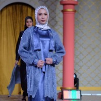 Nina Nugroho menghadirkan koleksi Hari Raya dengan tema Simplicity. Baju Lebaran 2024 karya Nina, terinspirasi dari keseharian perempuan aktif yang memiliki multi peran mulai dari sebagai ibu, istri, sekaligus sebagai anak bagi orang tuanya. Foto: Dok. Nina Nugroho.