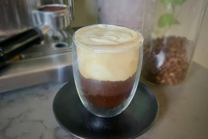 kopi campur krim keju