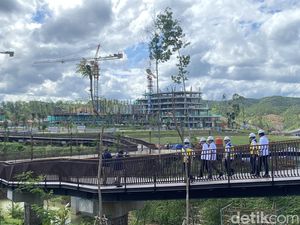 Kepala Otorita IKN Pastikan Plaza Seremoni Siap Digunakan Upacara HUT RI