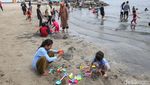 Lebaran Hari Kedua, Pantai Ancol Mulai Dipadati Pengunjung