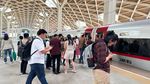 Libur Lebaran, Warga Langsung Serbu Kereta Cepat