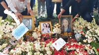 Penyanyi Melitha Sidabutar meninggal dalam usia 23 tahun pada 9 April 2024. Empat tahun lalu, kembarannya, Melisha lebih dulu berpulang. Kepergian Melitha bikin kaget banyak kerabat karena selama ini Melitha tak pernah bicara soal sakit yang diidapnya. Foto: Pingkan/detikcom