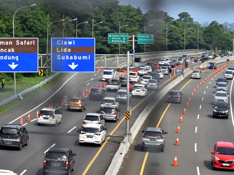 Potret Contraflow di Jalur Puncak Bogor