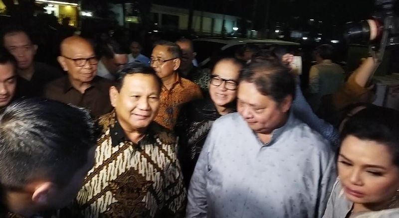 Prabowo hadiri open house di kediaman Airlangga