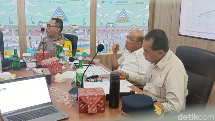 Rapat analisis dan evaluasi pelaksanaan layanan operasional Libur Hari Raya Idul Fitri 2024.