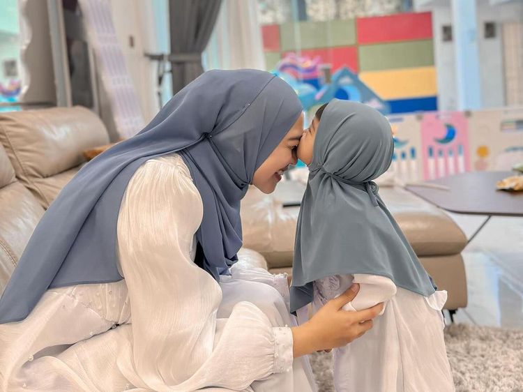 Potret Lebaran Ria Ricis Berdua Moana