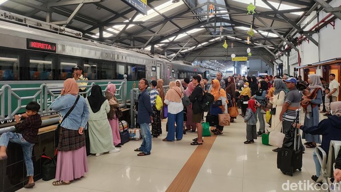 Stasiun Pasar Turi