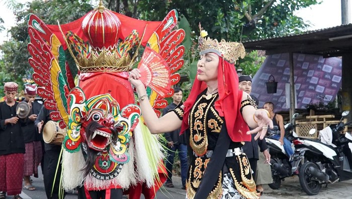 Tradisi Barong Ider Bumi Suku Osing Banyuwangi