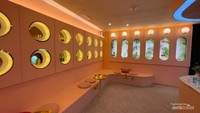 Interior berwarna merah jambu sangat unik dan imut.