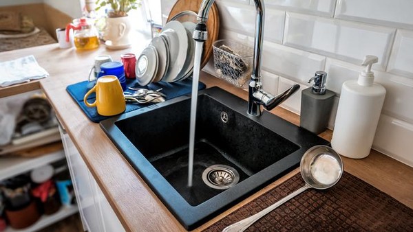 Hati-Hati! 7 Bahan Ini Tak Boleh Dibuang ke Wastafel