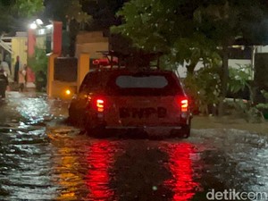 8 RT di Kediri Terendam Banjir Usai Diguyur Hujan Deras, Warga Mengungsi