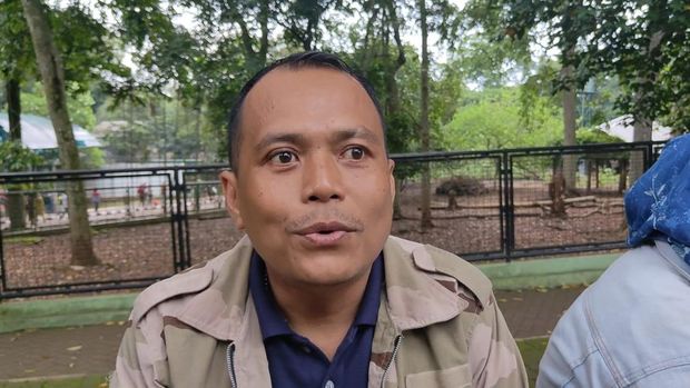 Asep ajak istri dan anaknya ke Ragunan untuk kenang mendiang ibu
