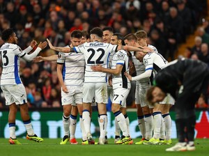 Liverpool Kewalahan Hadapi Atalanta, Tertinggal 0-1 di Babak Pertama