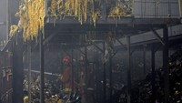 Kebakaran terjadi pada pukul 06.30 Wita dengan kerugian ditaksir lebih dari Rp500 juta, sementara penyebab kebakaran masih diselidiki pihak berwajib.