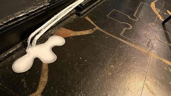 Tom pun menceritakan bagaimana proses ia membuat seni kreatifnya tersebut. Dimuali dengan membaut sketsa dari ide-ide yang muncul, lalu mengukur objek, pipa, ventilasi, dan lainnya lalu membuat stensil. Foto: Boredpanda/Tom Bob
