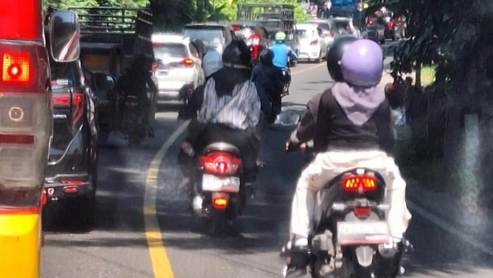 Kondisi arus lalu lintas dari Medan ke Berastagi. (Foto: Istimewa).