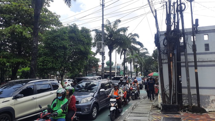 Lalin arah Ragunan macet siang ini