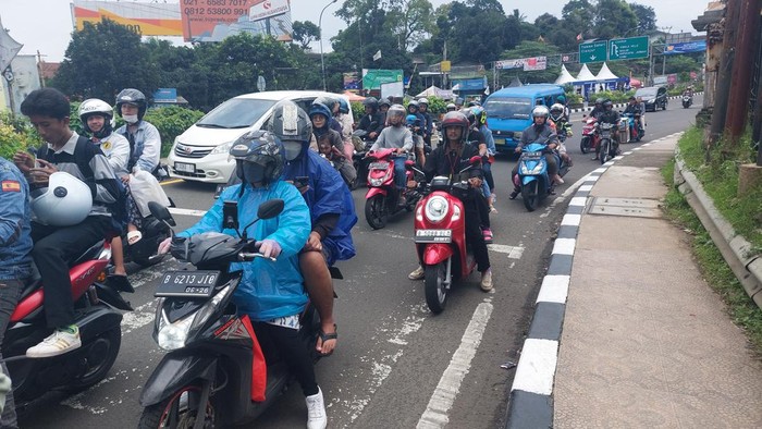 Lalin di Puncak