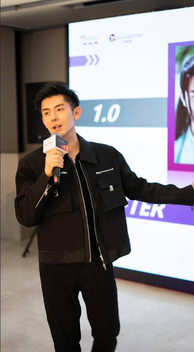 Penampilan terbarunya membuat banyak netizen jatuh cinta.  Foto: Weibo Lin Hao Yang