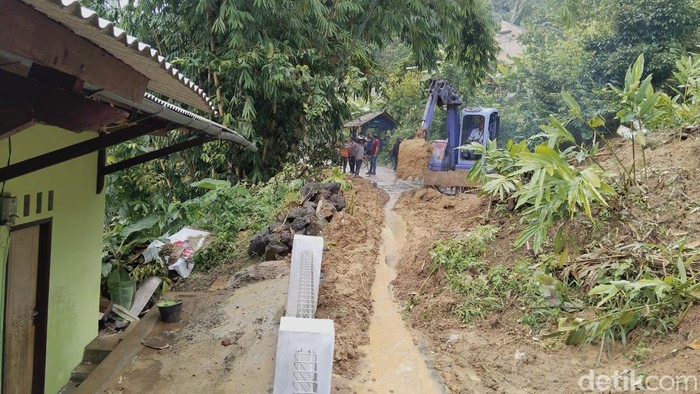 Longsor di Kuningan