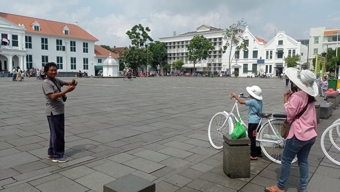 Musa bawa istri dan anak libur lebaran ke Kota Tua Jakarta
