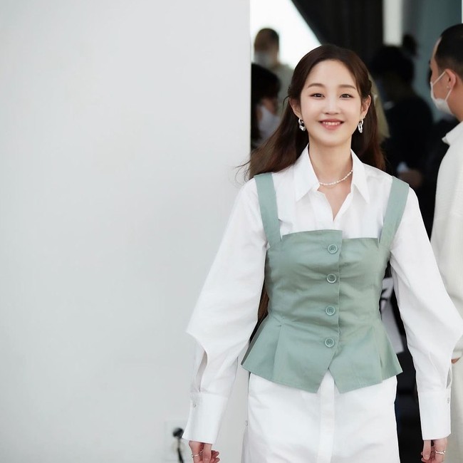 Park Bo Ram yang merupakan jebolan ajang pencarian bakat Superstar K2 Mnet pada 2010. Salah satu lagunya yang dikenal publik adalah Hyewadong/Sangmundong yang merupakan lagu ikonik dari drama Korea Reply 1988. Serial itu dibintangi Park Bo Gom dan Kim Hye Ri. Foto: Instagram @ramramram