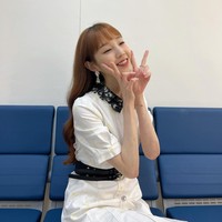 Selain soundtrack Reply 1988, wanita yang sering dipercaya melantunkan OST drakor itu dikenal dengan lagu-lagu, seperti Beautiful, Will Be Fine, Destiny, I Hope, Please say something, even though it is a lie, dan lain-lain. Foto: Instagram @ramramram