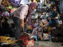 Pedagang Mainan di Pasar Gembrong Makin Cuan Saat Lebaran