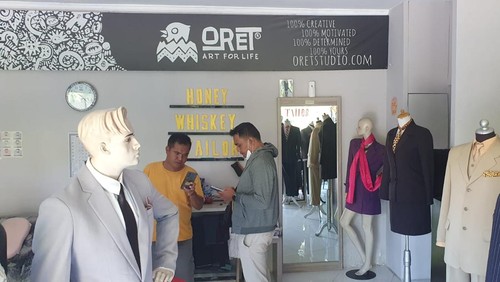 Polsek Denpasar Selatan memeriksa money changer di Sanur yang diduga menipu turis asing, Jumat (12/4/2024). (Dok. Polsek Denpasar Selatan).