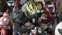 Menteri Perhubungan (Menhub) Budi Karya Sumadi mengimbau masyarakat balik mudik lebih awal. Pihaknya menyebut puncak arus balik akan terjadi pada Minggu dan Senin mendatang. 