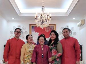 Berkebaya Kuning, Puan Unggah Foto Lebaran Sekeluarga Bersama Megawati