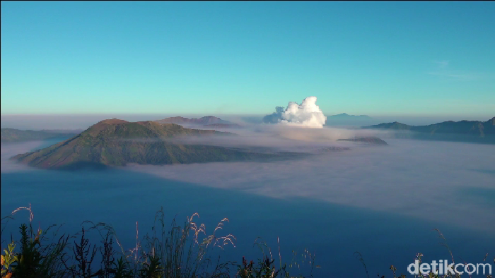 Puncak B29 Negeri di Atas Awan Lumajang.