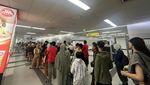 Ramai-ramai Naik MRT Jakarta Saat Libur Lebaran