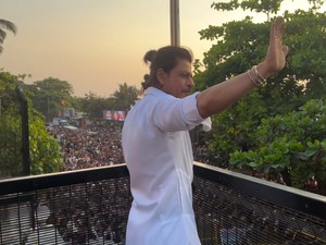 Alami Heat Stroke, Shah Rukh Khan Dilarikan ke RS