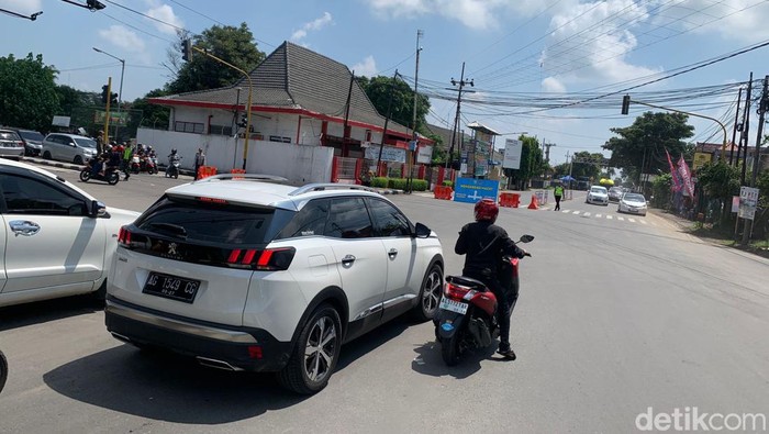 Simpang Papar Kediri Ditutup-Dialihkan Dampak Arus Lalin Mengkreng Padat