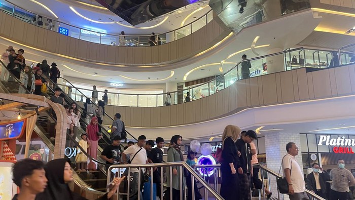 Suasana mal di Jakarta saat libur Lebaran