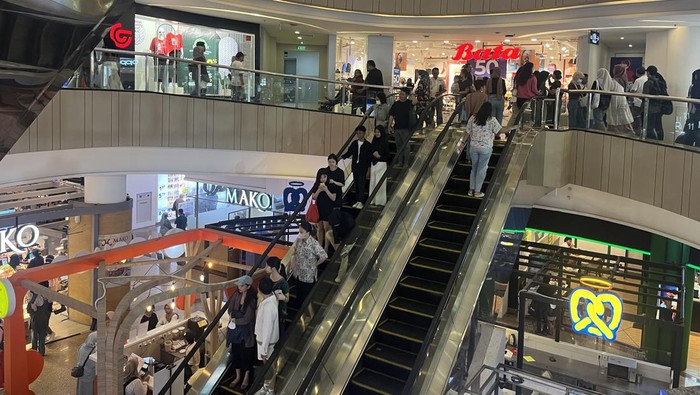 Suasana mal di Jakarta saat libur Lebaran Suasana mal di Jakarta saat libur Lebaran