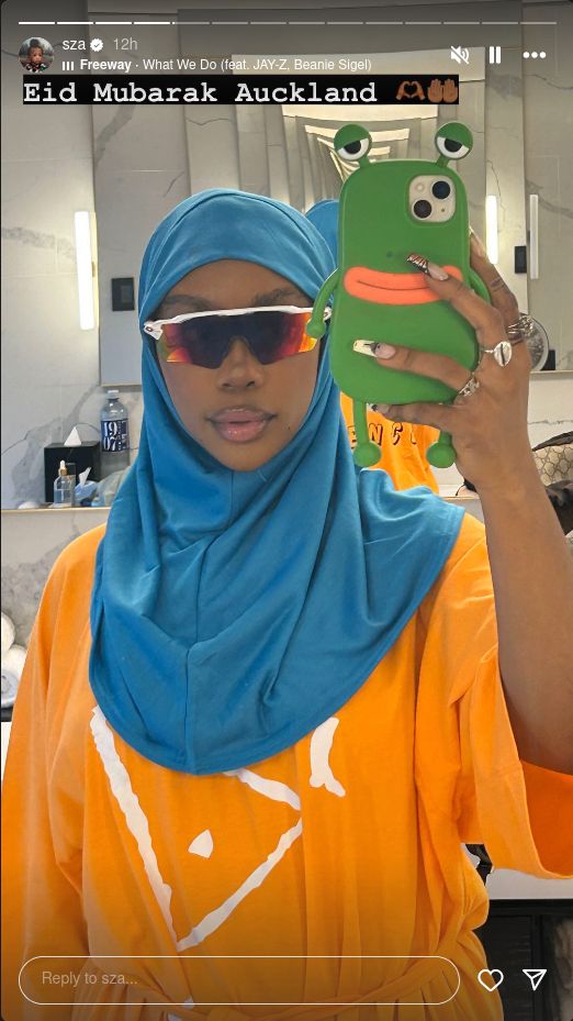 SZA Berhijab