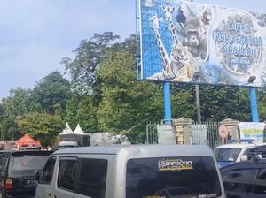 Arus Lalu Lintas Menuju Taman Margasatwa Ragunan Pagi Ini